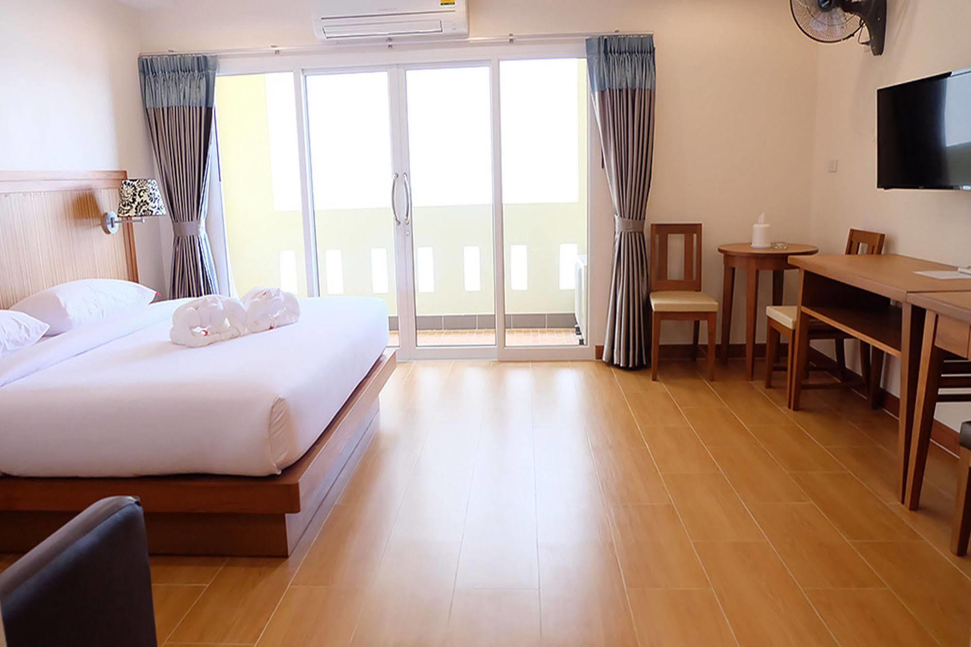 D Hotel Pattaya Exterior photo