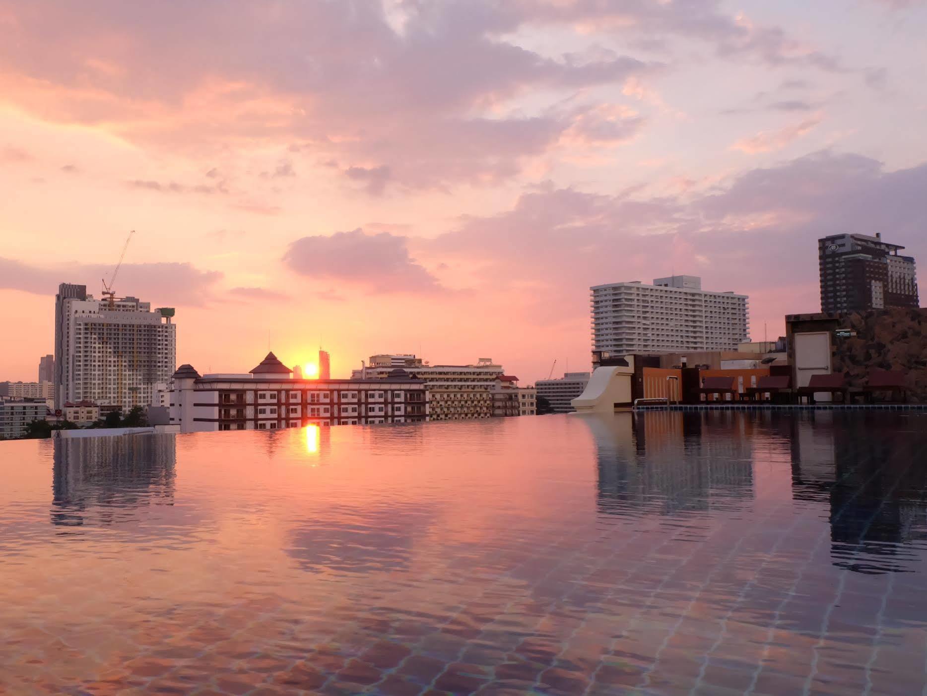 D Hotel Pattaya Exterior photo